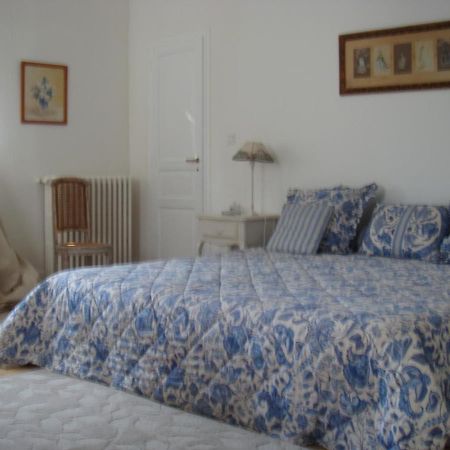 Hotel Domaine Des Trois Chenes à Saint-Jean-Froidmentel Extérieur photo
