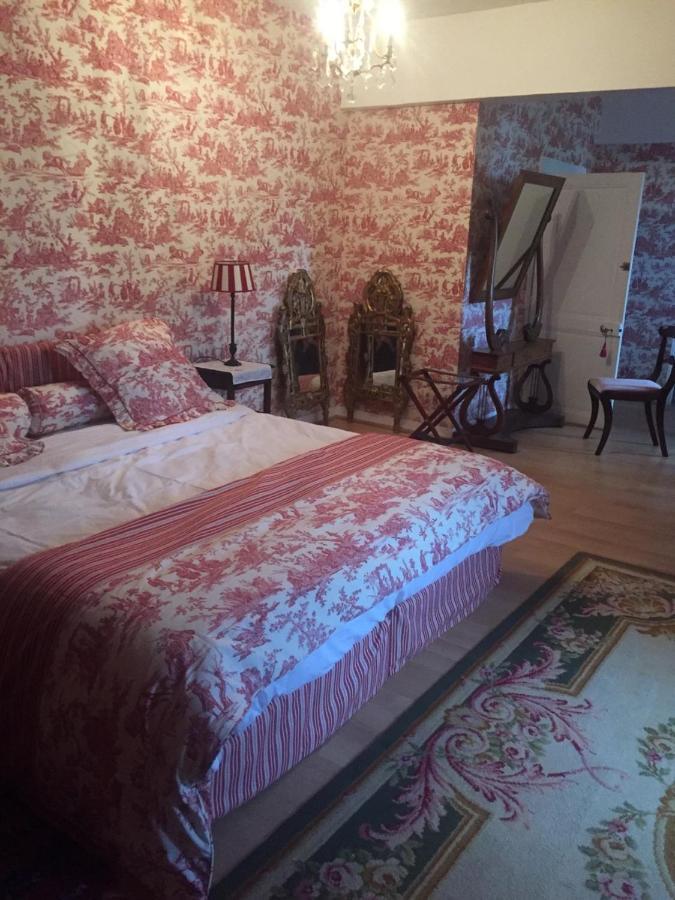 Hotel Domaine Des Trois Chenes à Saint-Jean-Froidmentel Extérieur photo