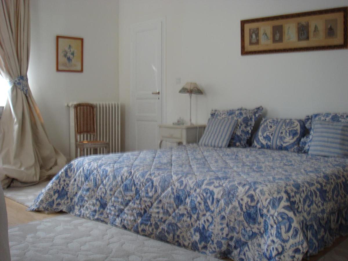 Hotel Domaine Des Trois Chenes à Saint-Jean-Froidmentel Extérieur photo
